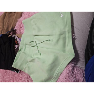 Women's M Nike loose fit high rise shorts NWT